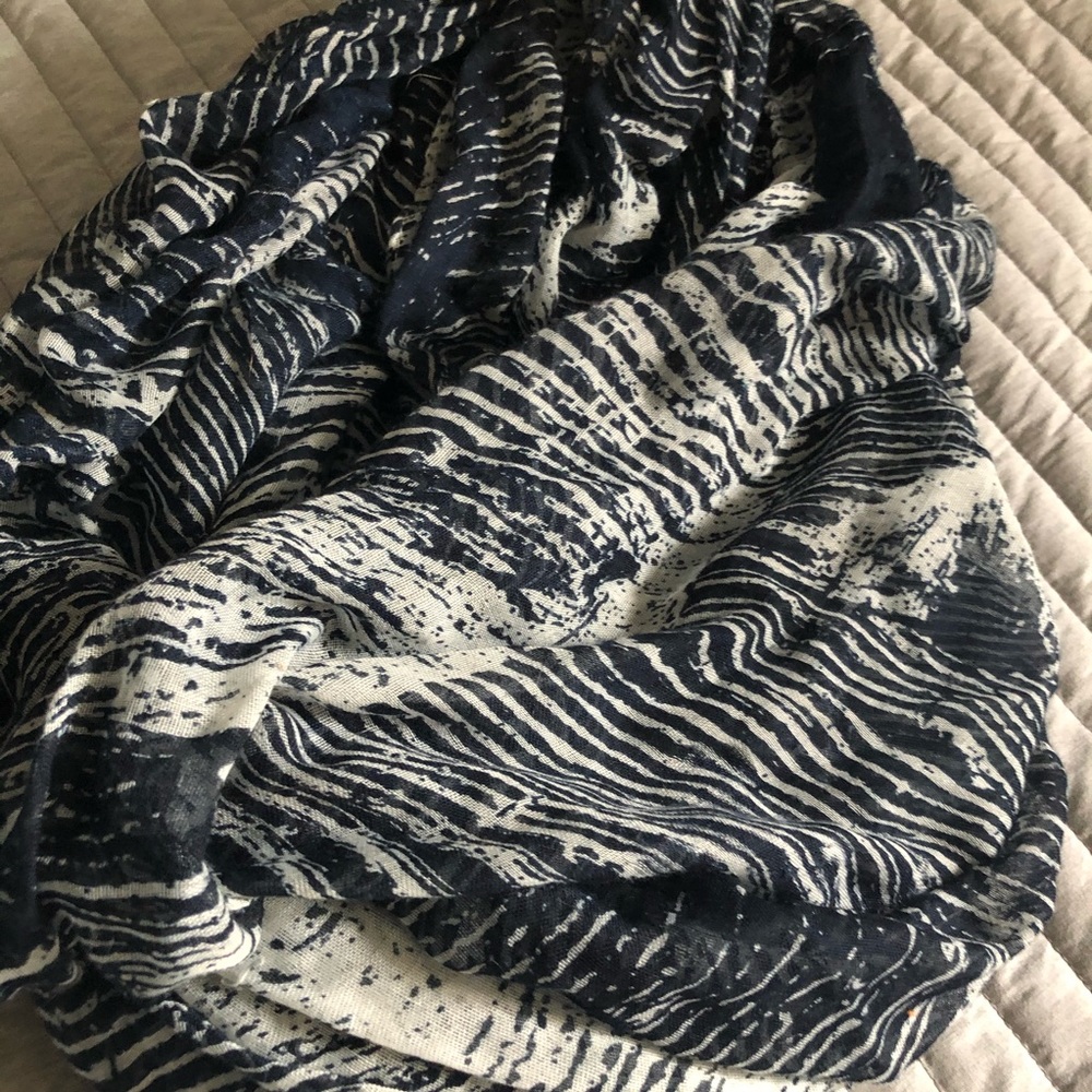 Dynamite Infinity Scarf - Picture 2 of 2